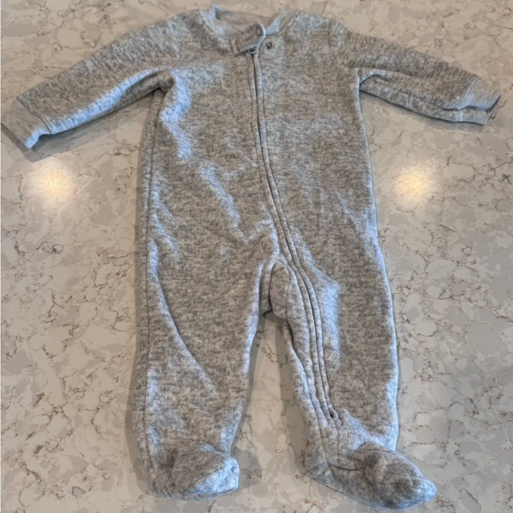 Amazon essentials 3-6Months - Gray and White Plaid Kids One Piece Fleece Footies